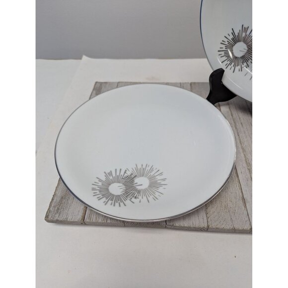 Vintage Kutani Set 2 Dinner Plates 10 1/2" White Silver Gray Bursts Japan - Picture 2 of 7